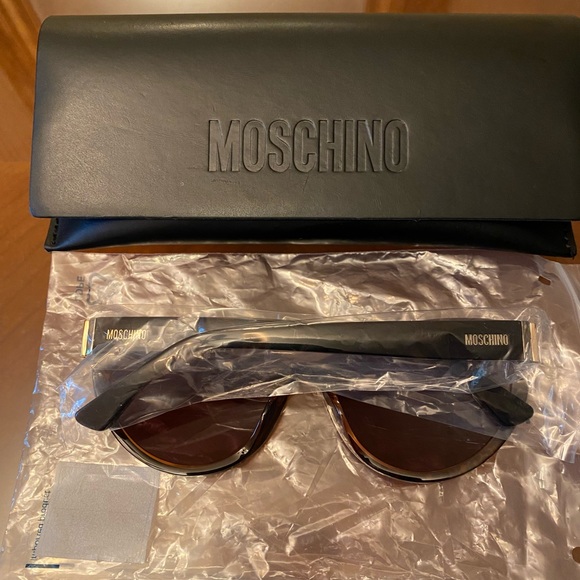 New Brown Moschino Women's 55mm Sunglasses - Picture 7 of 7